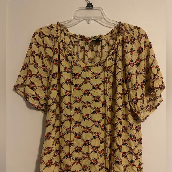 Floral fall blouse short sleeve size large - Picture 3 of 5
